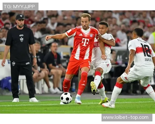 友谊赛精彩回顾拜仁逆转曼联红牌风波引发全场热议