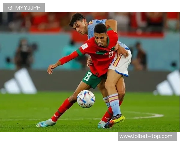 世界杯激战国米与里昂平局红牌事件引发全场热议与争议 世界杯激战国米与里昂平局红牌事件引发全场热议与争议