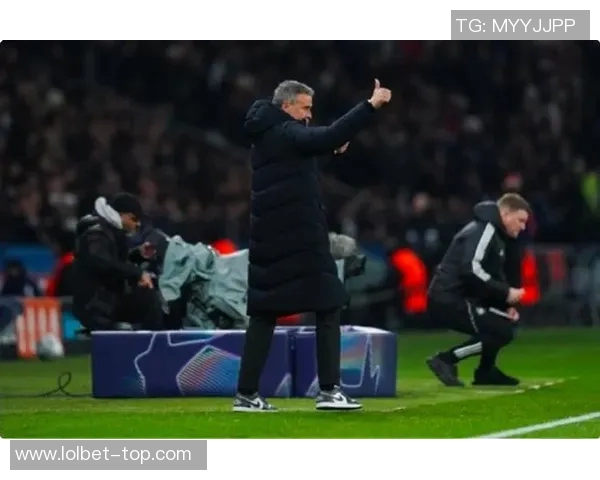 欧联杯激战:马竞大胜巴黎圣日耳曼红牌事件引发全场热议 欧联杯激战:马竞大胜巴黎圣日耳曼红牌事件引发全场热议