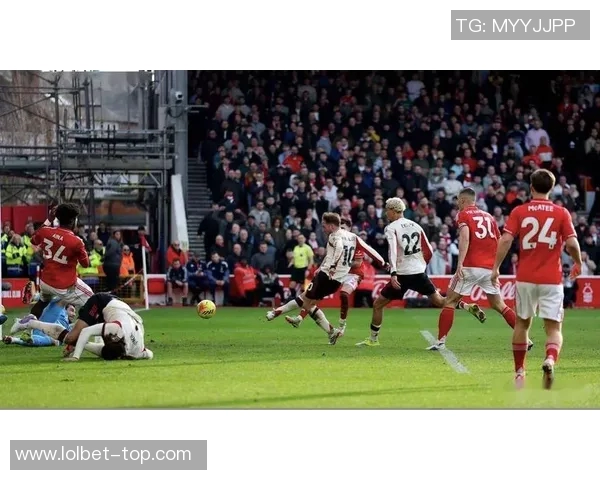 世界杯激战巴萨与利物浦1比1平绝杀瞬间引发争议判罚全场沸腾 世界杯激战巴萨与利物浦1比1平绝杀瞬间引发争议判罚全场沸腾