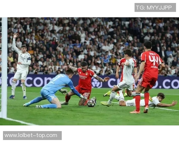 友谊赛精彩对决多特蒙德与本菲卡激战成平局补时进球引发全场狂欢 友谊赛精彩对决多特蒙德与本菲卡激战成平局补时进球引发全场狂欢